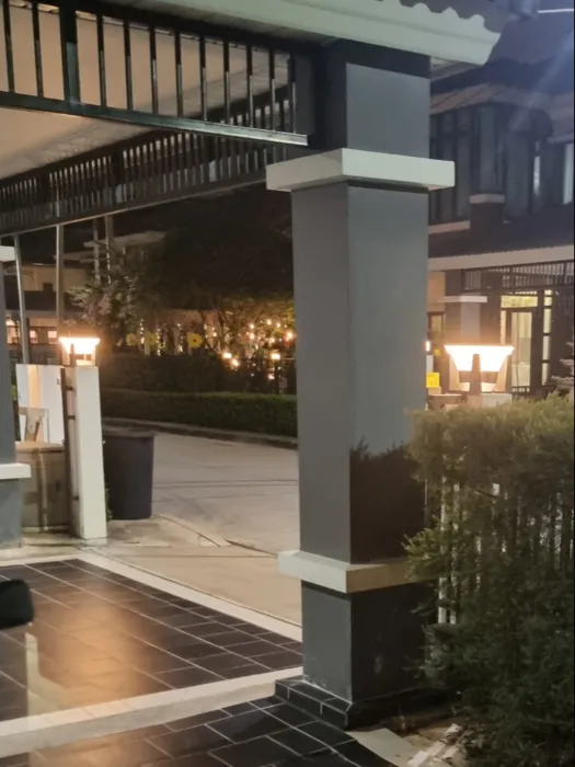 ภาพถ่ายจริงโคมไฟหัวเสาทรงเหลี่ยม